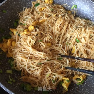 #trust之美#[food for One Person] Fried Eggs with Dried Noodles recipe