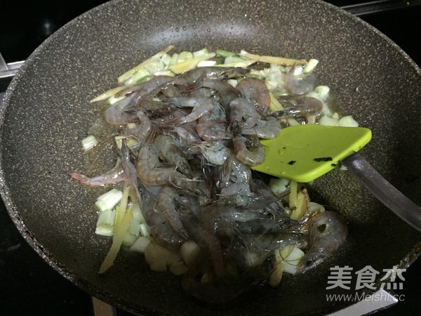 Fried Buckwheat Prawns recipe