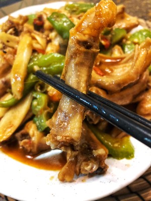 Fried Duck Feet with Ginger recipe