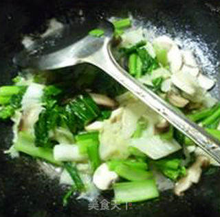 Double Mushroom Stir-fried Rape and Chinese Cabbage recipe