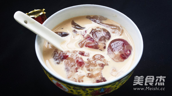 Milk Tea with Cranberry Ice Powder recipe