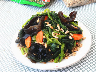 【tianjin】spinach Mixed with Black Fungus recipe