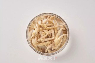 Lemon Scented Chicken Feet recipe