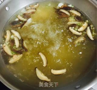 Rape and Mushroom Hot Noodle Soup recipe