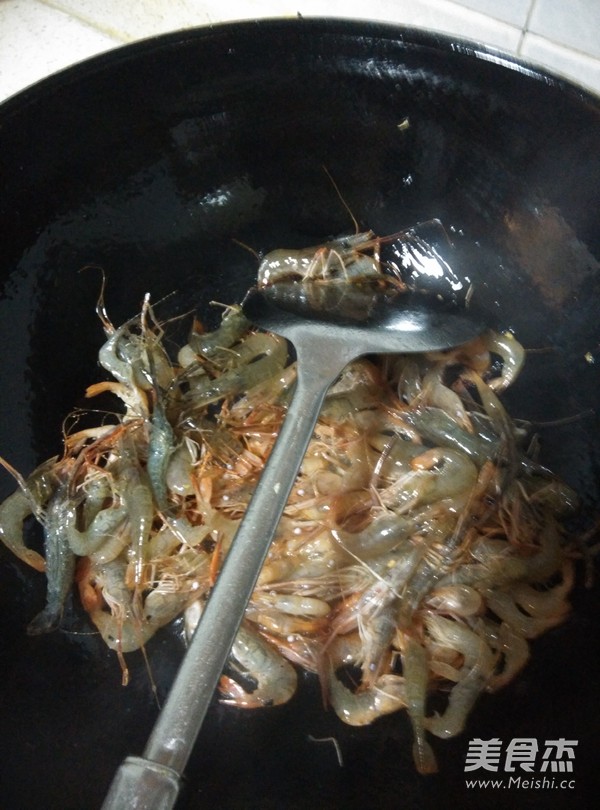 Fried Leek with Prawns recipe