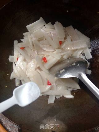 Spicy Stir-fried Sour Radish recipe