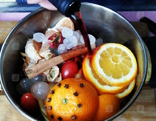 How Can Christmas Party be without Wine? Fruity Christmas Mulled Wine is Given recipe