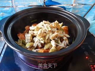 Stew with Mushrooms and Bamboo Shoots recipe