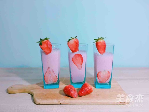 Strawberry Milkshake recipe