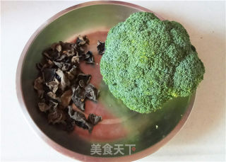 Broccoli with Black Fungus recipe