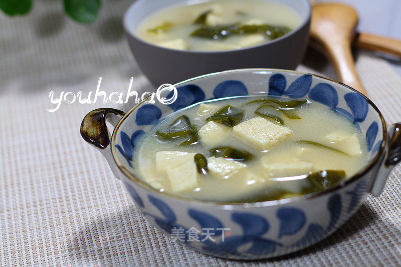 Japanese Tofu and Seaweed Miso Soup recipe