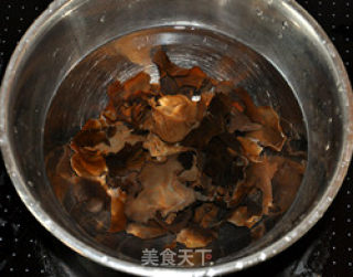 Vegetarian Chicken Stir-fried Black Fungus recipe