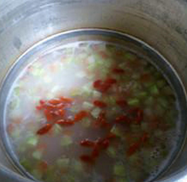 Goji Berry and Watermelon Rind Porridge recipe