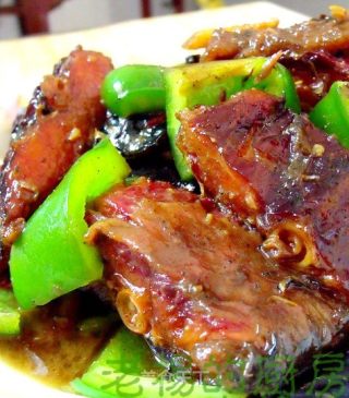 Braised Cured Fish with Green Peppers recipe