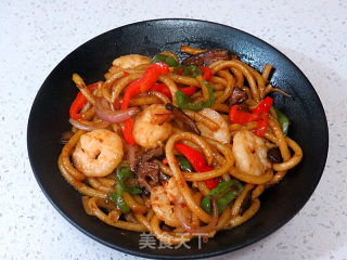 A Good Way to Make A Good Taste [udon Noodles with Stir-fried Vegetables and Soy Sauce] recipe