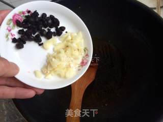 Vegetarian Fried Plum Bean Shreds recipe