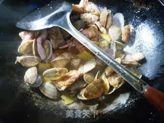 Fried Mantis Shrimp with Clams recipe