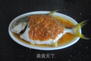 Steamed Pomfret with Sour Plum recipe