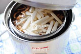Healthy Congee with Fresh Bamboo Shoots and Mushroom Rib recipe