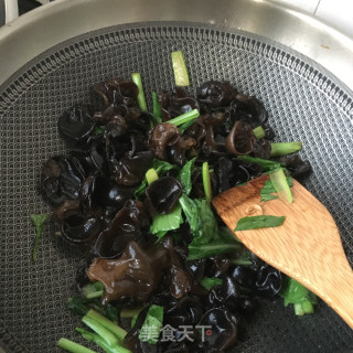 Stir-fried Fungus with Choy Sum recipe