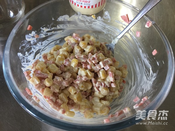 Heart-shaped Corn Ham Salad Wrap recipe