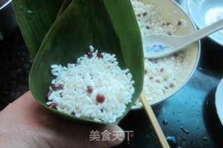 Dragon Boat Festival on The Fifth Day of May ------ Learn to Make Glutinous Rice and Red Bean Dumplings recipe