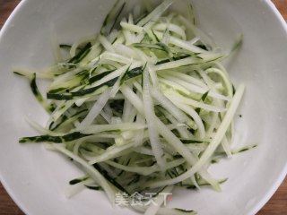 Cold Medlar and Cucumber Shreds recipe