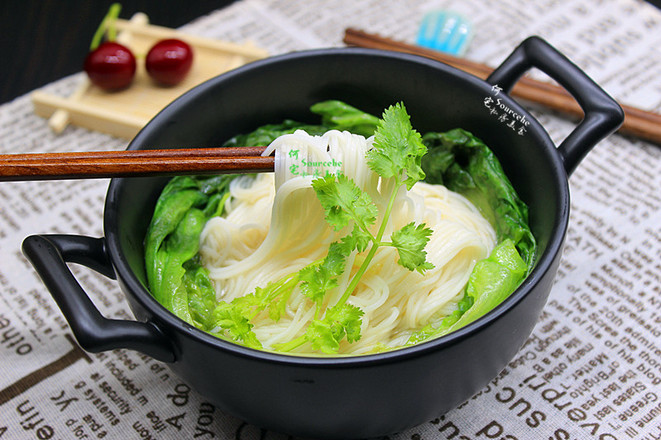 Salty Bone Noodle Soup recipe