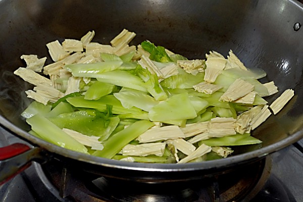 Fried Lettuce with Yuba recipe