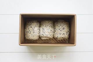 #aca烤明星大赛#black Sesame Toast (medium Species) recipe