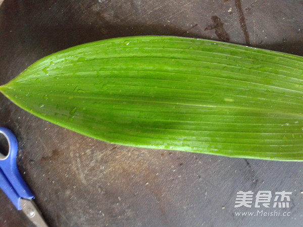 Steamed Pork with Bamboo Leaves recipe