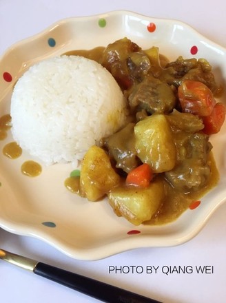 Warm-up and Delicious Curry Sirloin Topped with Rice