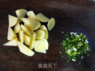 Intestines Braised Potato Wedges recipe