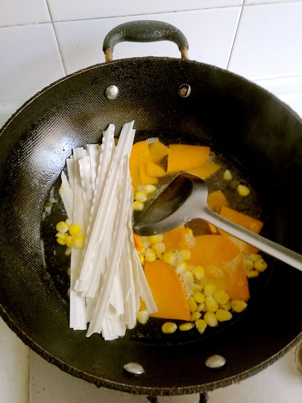 Pumpkin Noodles in Soup Vegetables recipe