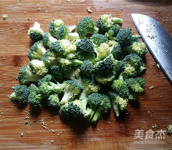 Broccoli Tossed Milk Puff Cheese recipe