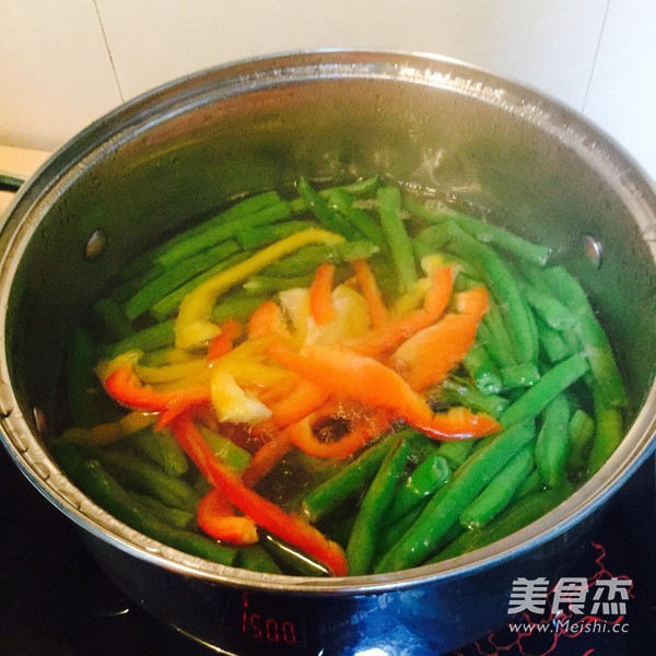 Stir-fried String Beans with Pork recipe