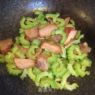 Stir-fried Bitter Gourd with Sliced Pork recipe