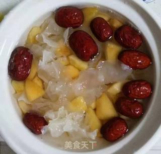 Loquat White Fungus Soup recipe