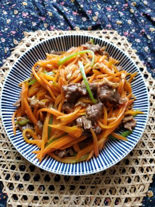 Stir-fried Beef with Carrots and Green Peppers recipe