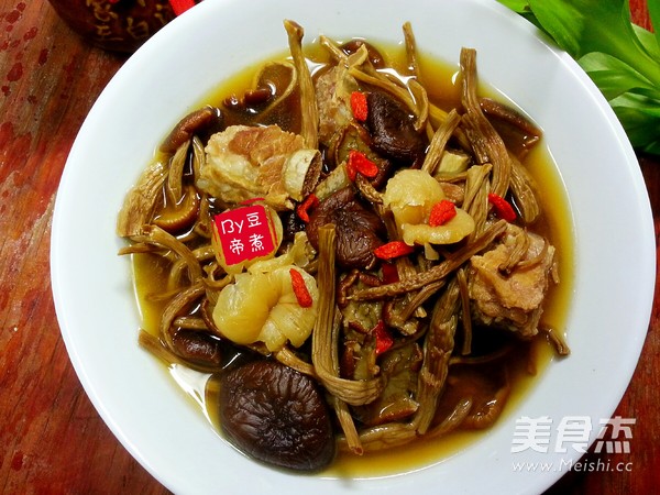 Tea Tree Mushroom Spare Ribs Health Soup recipe