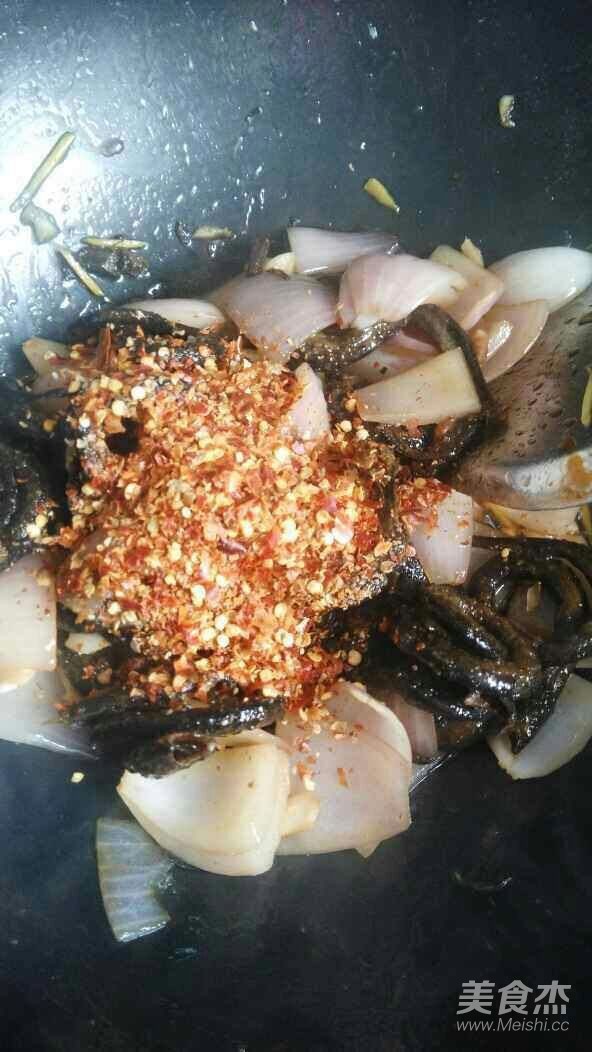 Stir-fried Rice Eel with Onion recipe