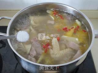 Pork Belly and Bamboo Shoots Stewed Chicken recipe