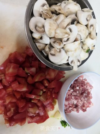 Mushroom Tomato Soup with Minced Meat recipe