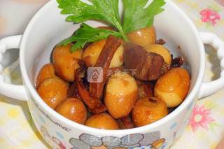 Braised Pork with Cuttlefish and Quail Eggs recipe