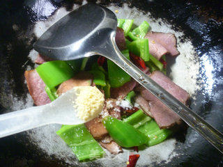 Stir-fried Beef with Green Pepper recipe