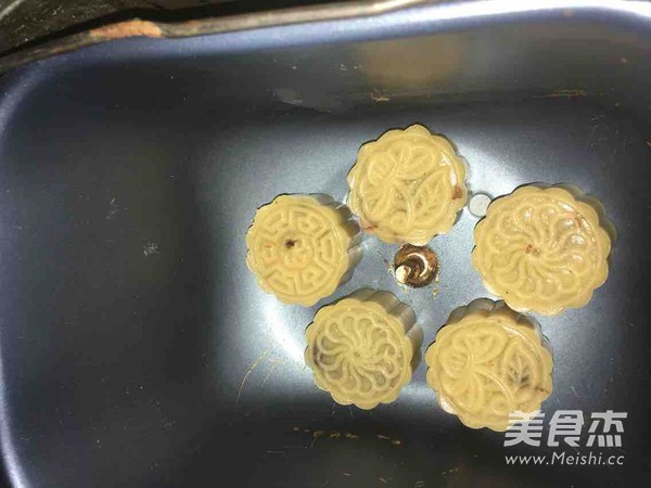 Bread Machine Version Cantonese Moon Cakes recipe