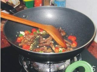 Stir-fried Hot and Sour Bracken with Chinese Sausage recipe