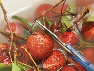 Lychee Medicinal Wine: The Most Health-preserving Medicinal Wine in The Summer Solstice recipe