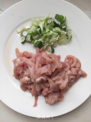 The New Way to Eat Shredded Pork with Garlic Moss and Sweet Noodle Sauce Instead of Soy Sauce. this Way, The Fried Shredded Pork with Garlic Moss is Delicious and Directly Lick The Plate. recipe