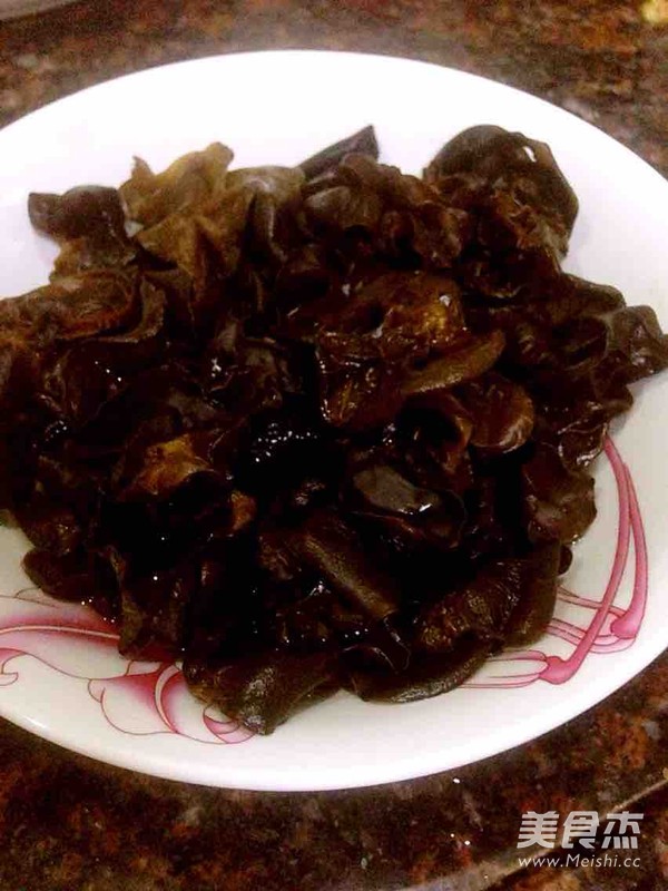 Stir-fried Minced Pork with Fungus recipe